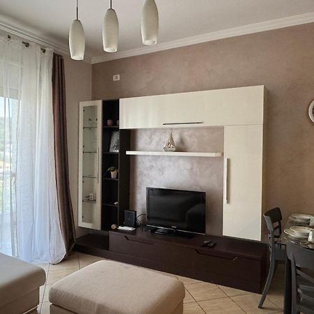 Elegant Apartment In Lungomare - N 23 Влёра Экстерьер фото
