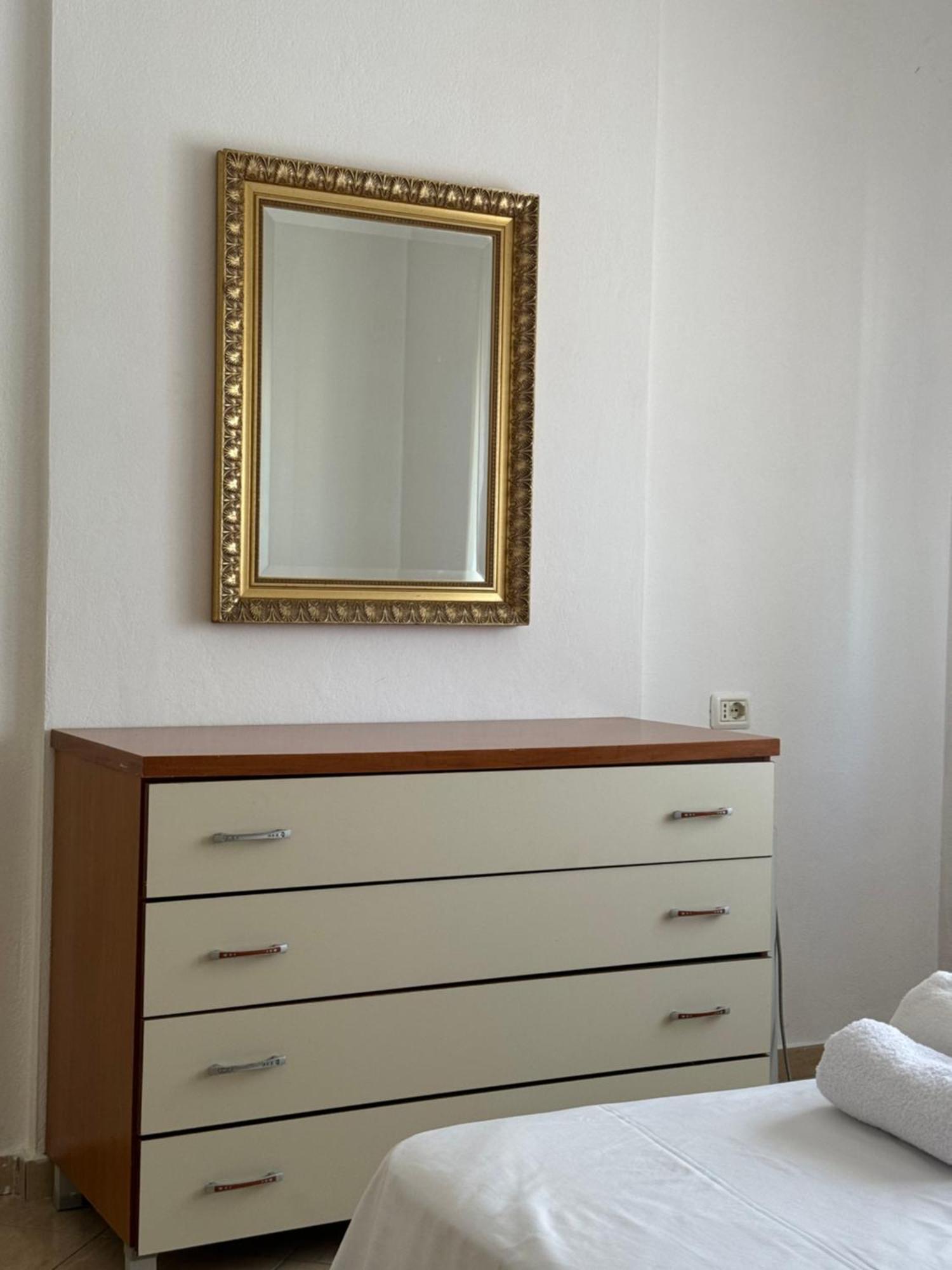 Elegant Apartment In Lungomare - N 23 Влёра Экстерьер фото