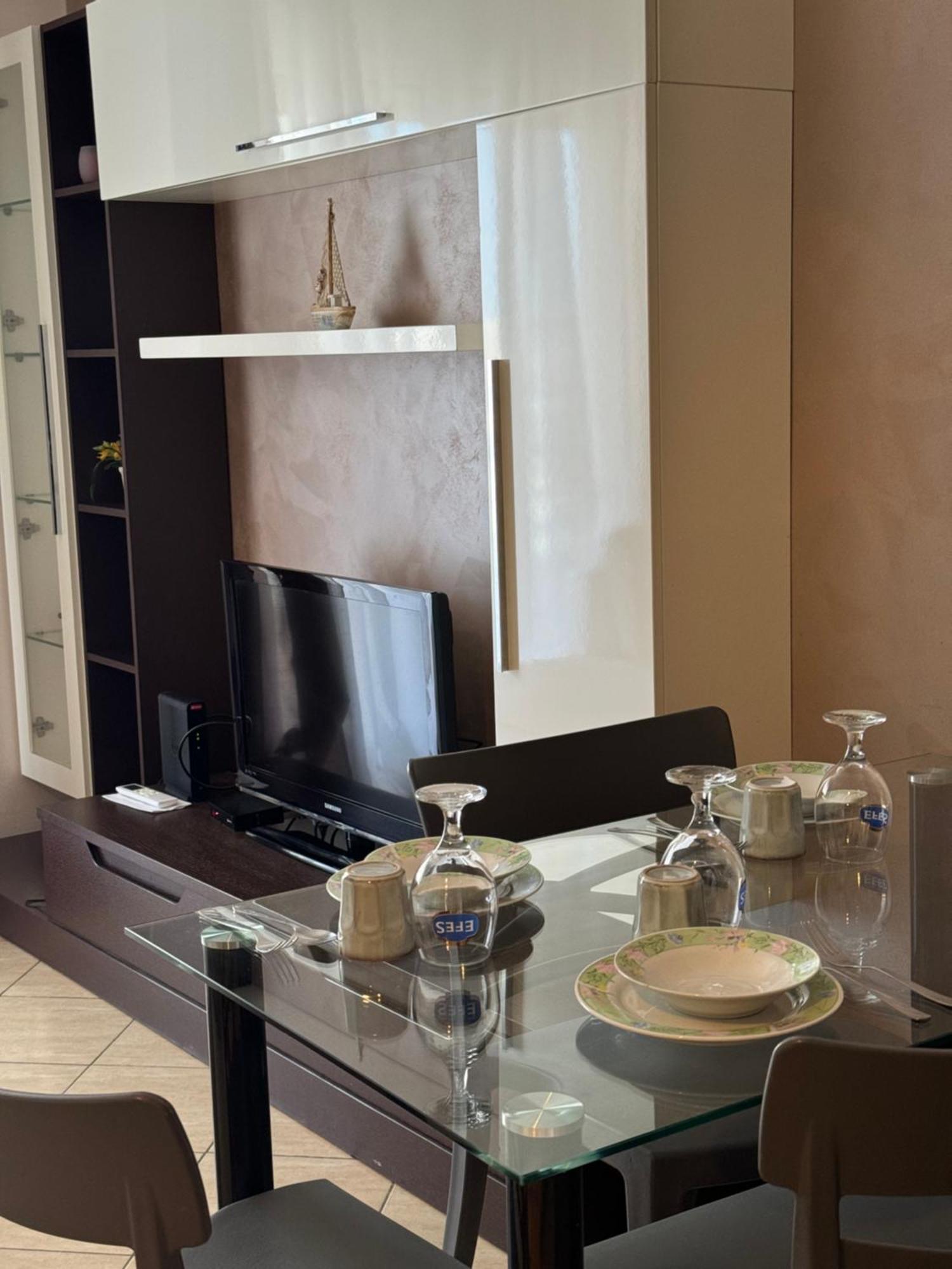 Elegant Apartment In Lungomare - N 23 Влёра Экстерьер фото